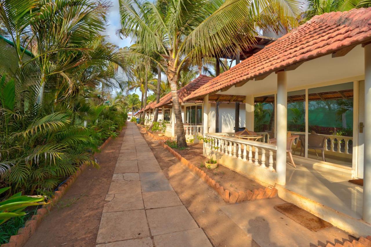 Morjim Holiday Beach Resort Exteriör bild