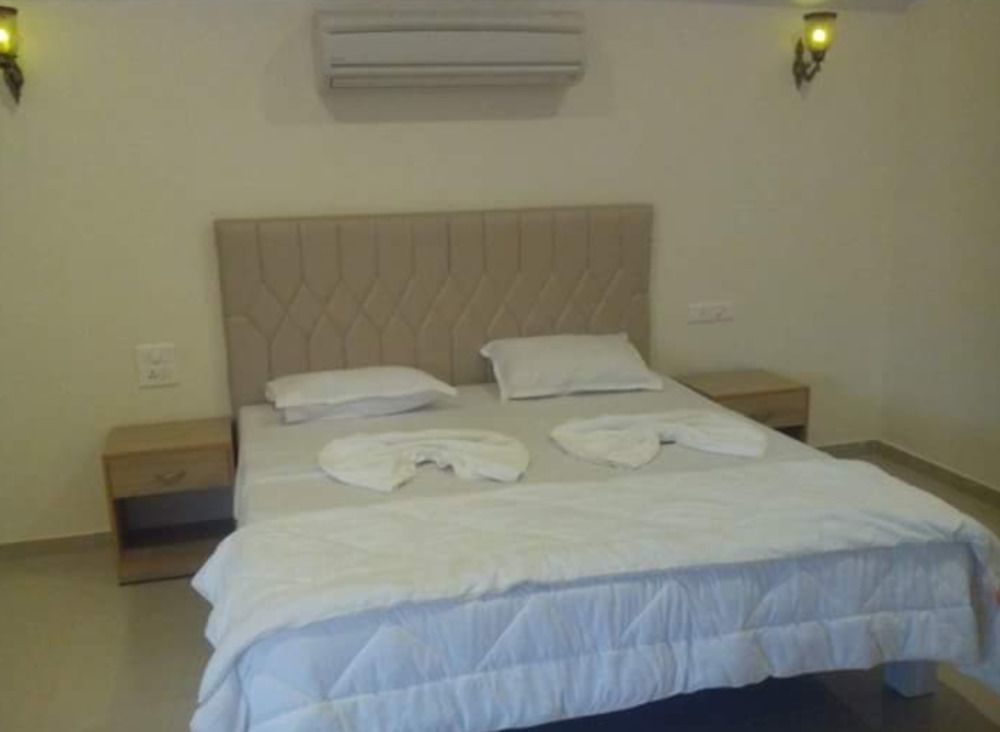 Morjim Holiday Beach Resort Exteriör bild